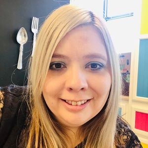 Meet your Posher, Elisa